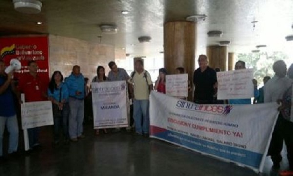 trabajadores-ministerio-trabajo-caracas-twitter_nacima20160920_0037_6