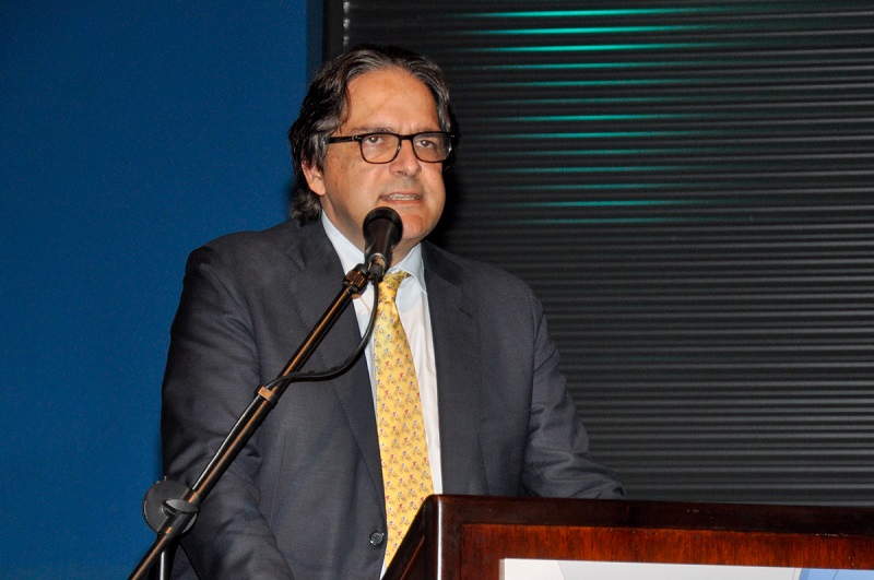 Carlos Fernández: Asumamos el reto de recuperar nuestro país y su actividad económica Carlos Fernández: Asumamos el reto de recuperar nuestro país y su actividad económica