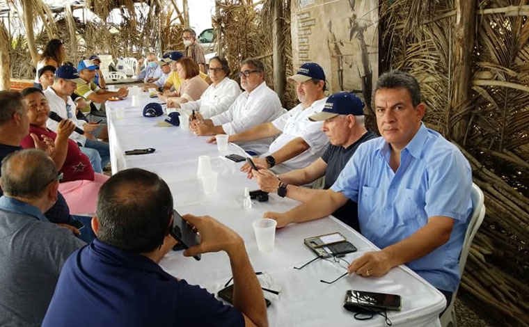 Fedecámaras en Nueva Esparta con pescadores Fedecámaras en Nueva Esparta con pescadores