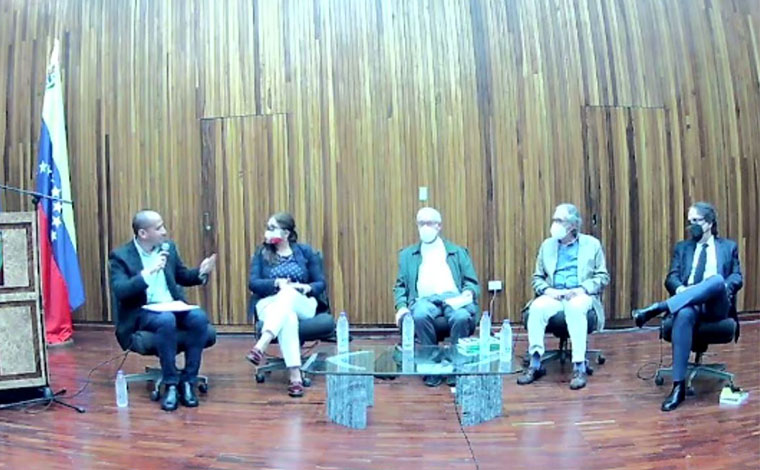 Carlos Fernández en la UCAB Carlos Fernández en la UCAB