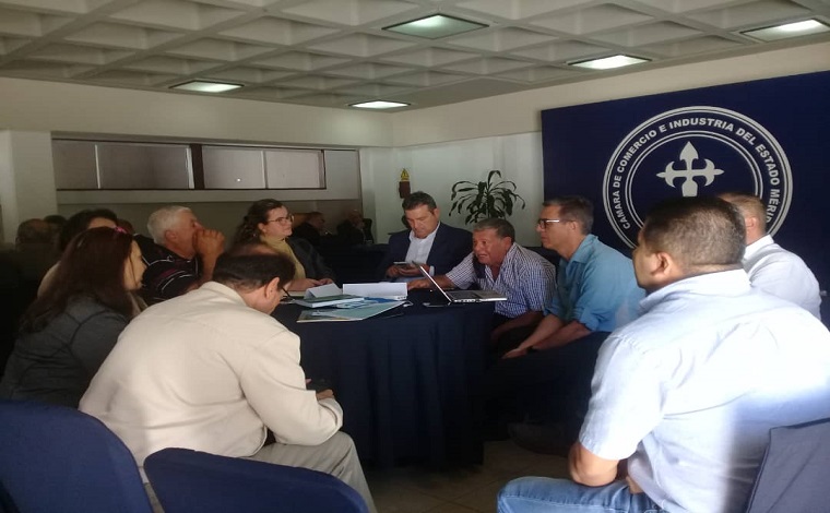 Mesas de trabajo en Mérida