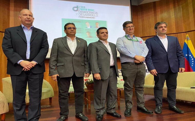 Foro Democracia y Desarrollo en Puerto Ordaz